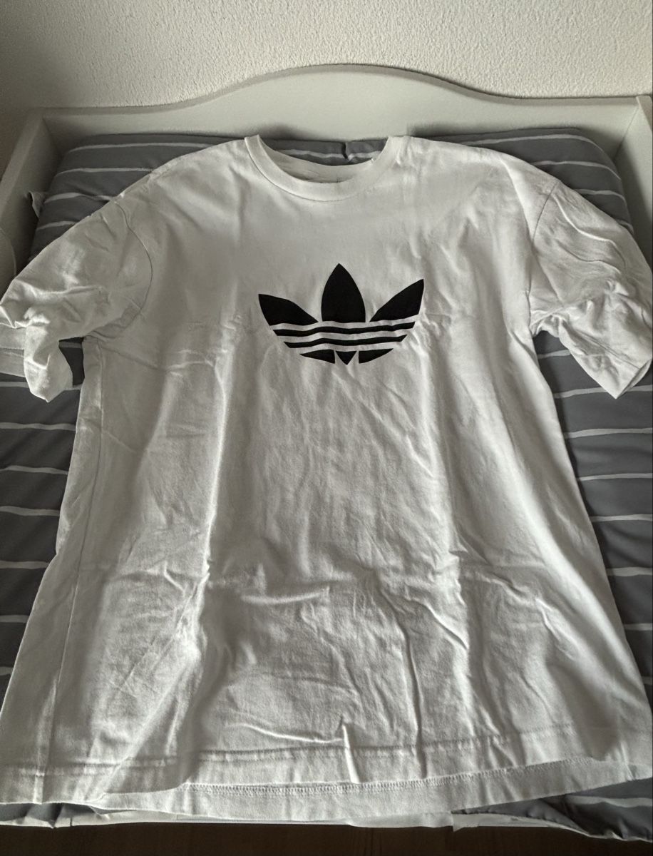 T-Shirts: Herren Tshirt Grösse M – Neu (gemäss Beschreibung) aus Schleinikon von Jessica_Lutishi