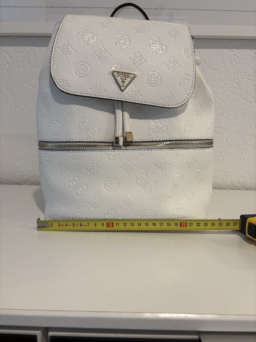 Guess Rucksäcke: Rucksack – Gebraucht aus Bülach von kittygismo
