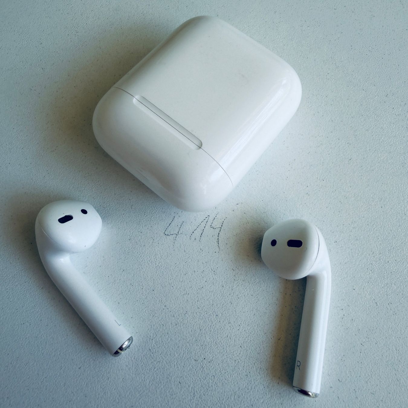 Apple Kopfhörer: Original Apple AirPods 2 Gen. Wireless Kopfhörer & Case – Gebraucht aus Basel von MY.AIRPODS.SHOP 6