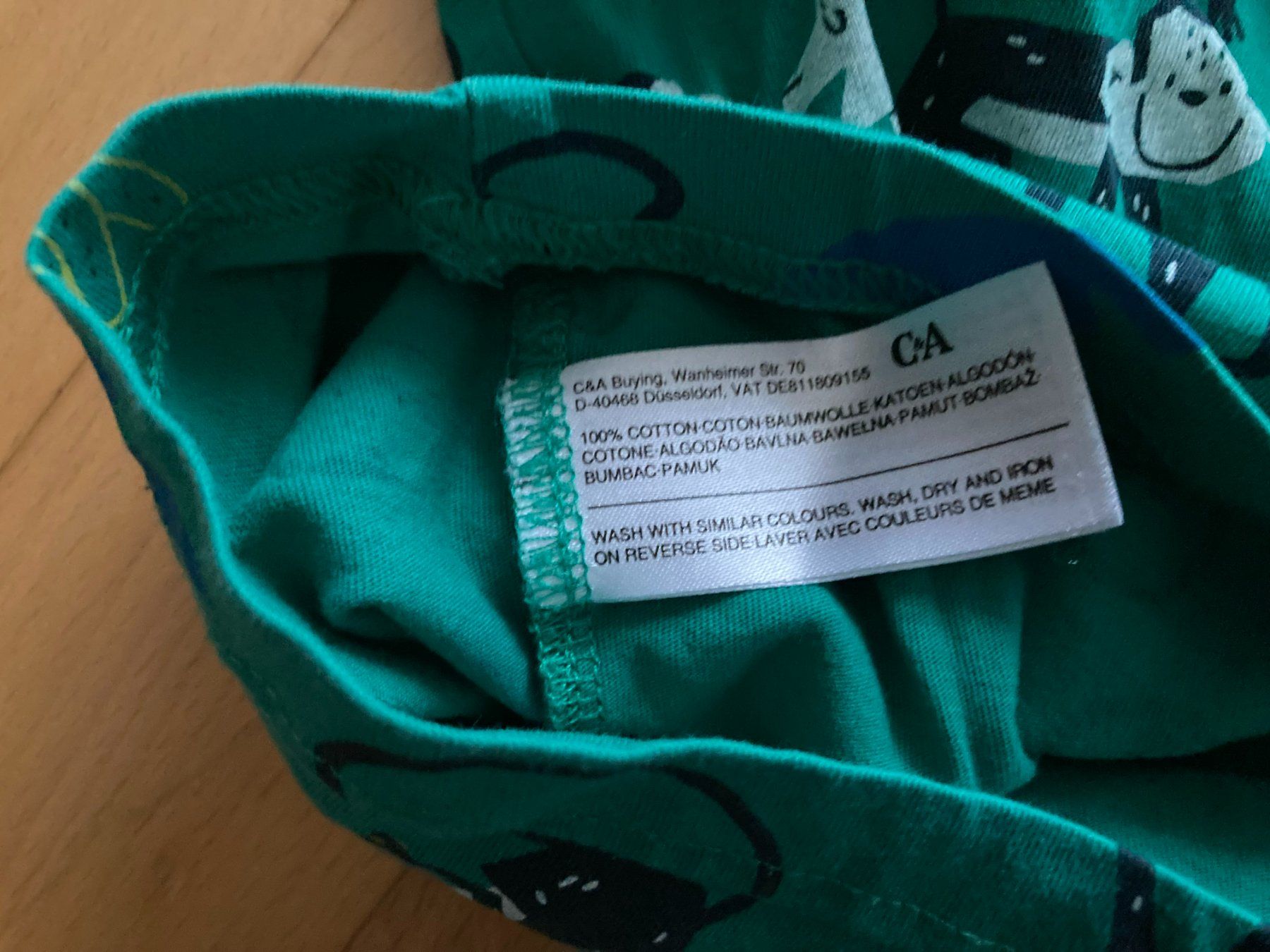 Pyjamas: Pyjama Oberteil mit Affen-Motiven – D'occasion à Muttenz par Juvenile33 5