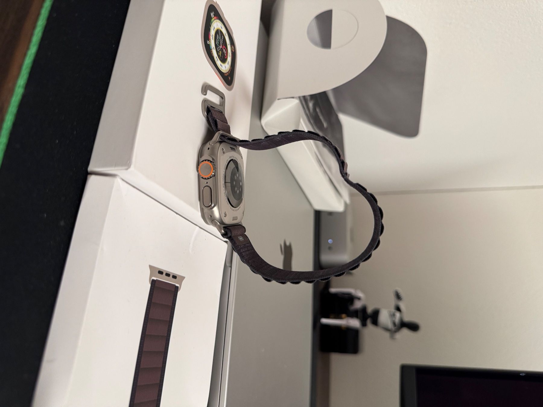 Apple Smartwatch: Apple Watch Ultra Natural Titanium – Usato da Schübelbach venduto da Rahnmont 2