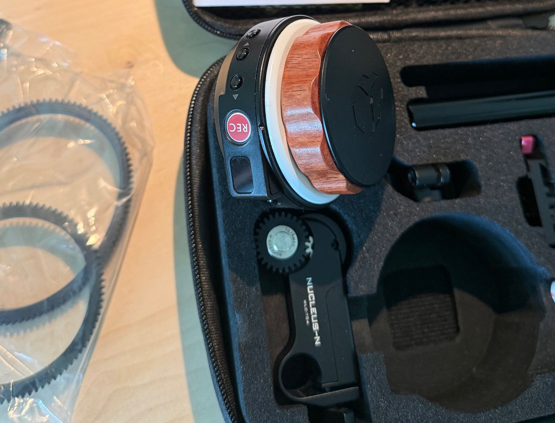 Sistema di controllo: Tilta Nucleus Nano - Lens Control System – Usato da Solothurn venduto da omtara 4