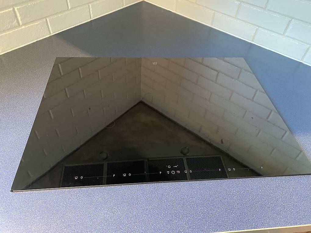 Cucine: Plan de cuisson induction VZug 70cm – Usato da Estavayer-le-Lac venduto da sch_r7cf 1
