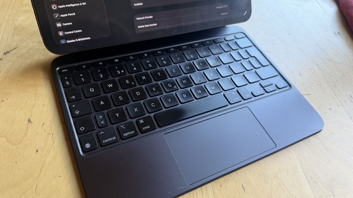 Apple Tablet PC: Apple iPad Pro 11, M4, 5G, 256GB inkl. Magic Keyboard  – Gebraucht aus Birsfelden von dge_x2rg 2