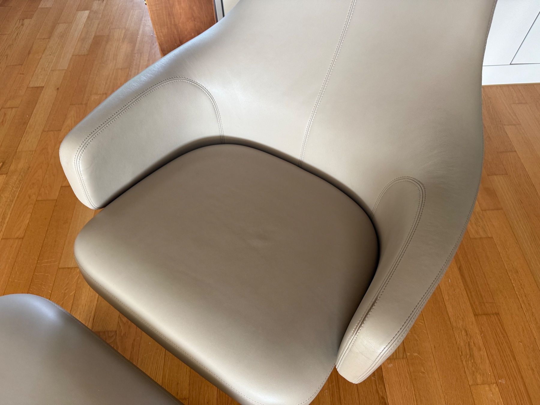 Vitra Poltrone: Vitra Grand Repos + Ottoman Leder – Usato da Buchrain venduto da Fredi72 2