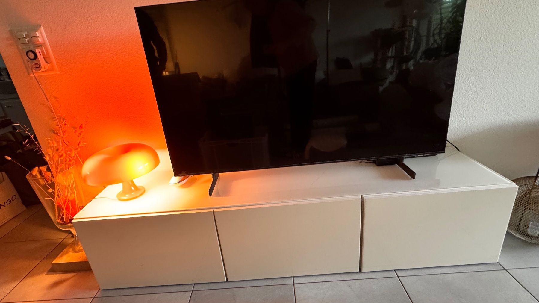 Ikea Mobili TV: IKEA Lowboard BESTA 180cm weiss mit Glasplatte – Usato da Baar venduto da 001loulou 3