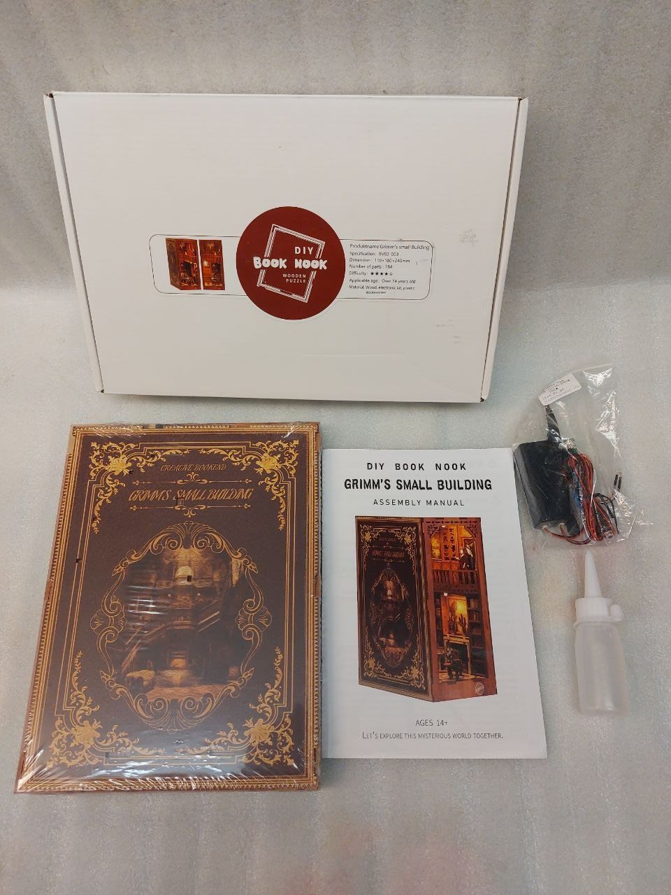 Livres: Book Nook Grimms Small Building – Neuf avec emballage d'origine à Pambio Noranco par Pol69