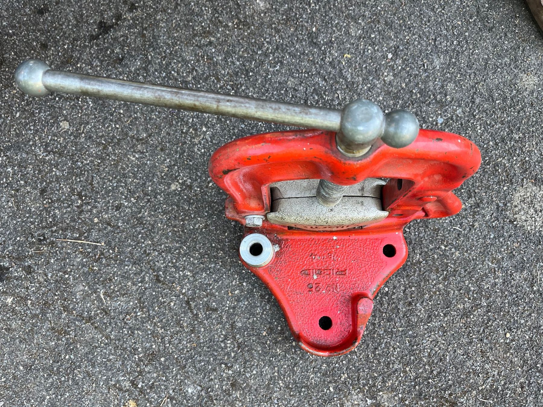Ridgid Tutti gli attrezzi: Ridgid Rohrmontage-Schraubstock – Usato da Winterthur venduto da bauprofi07 1