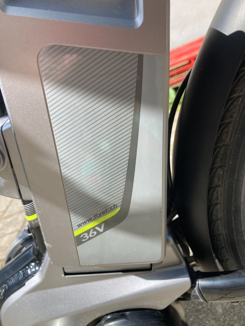 Flyer Biciclette: Flyer E-Bike mit integrierter Technologie, Rahmen 50cm – Usato da Schlieren venduto da carenin51 6