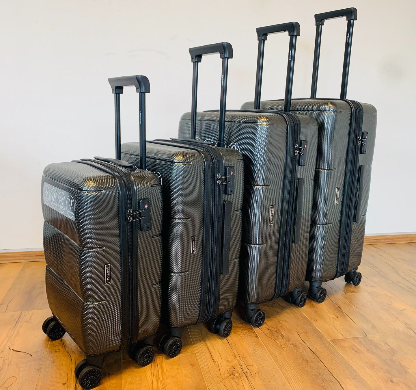 Valigie: 4 teiliges Koffer Polycarbonat gateBAG BUNDLE ANTHRAZIT NEU – Nuovo e nell'imballaggio originale da Bergdietikon venduto da shopAgent 2