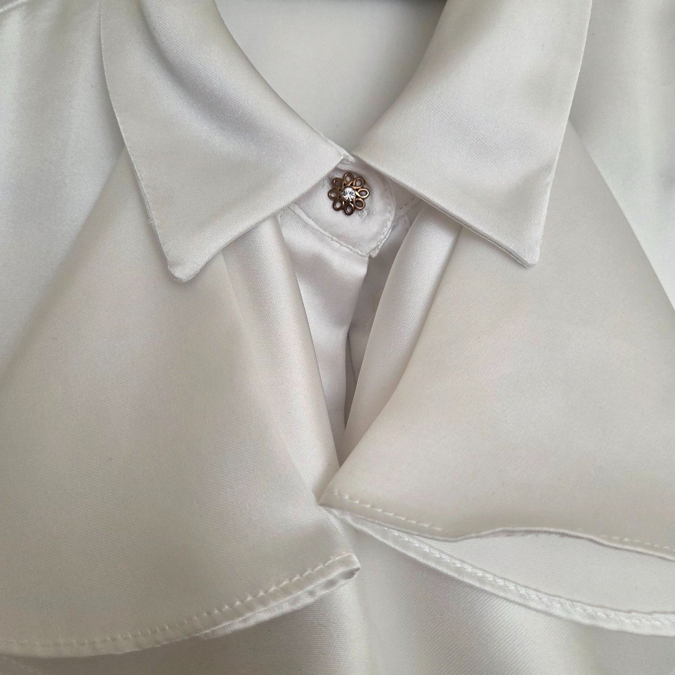 Zara Top: Top blanc Zara M – Usato da Onex venduto da AF. 2