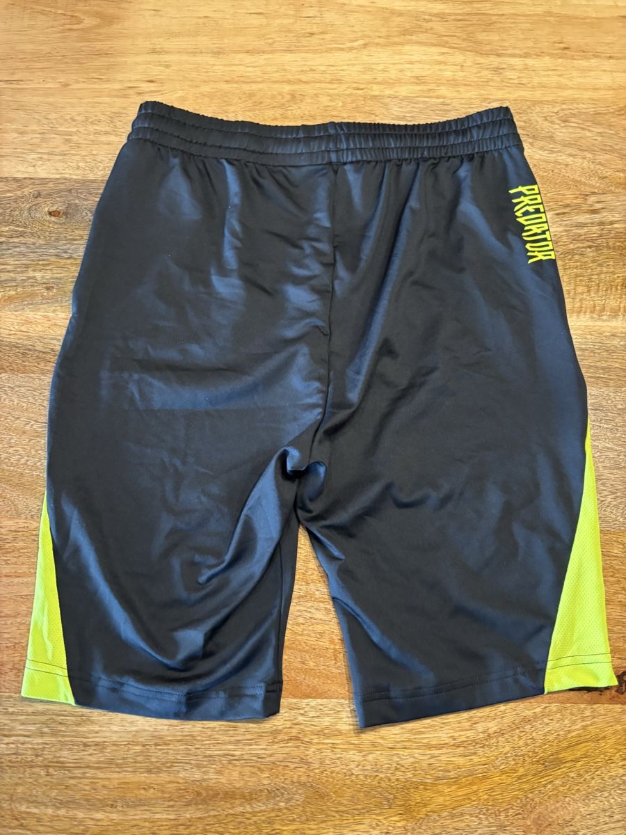 Adidas Pantaloni: Adidas kurze Sporthose Gr.164 – Usato da Oberdorf SO venduto da sa-na 1