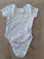 Kurzarmbody weiss mit Sternen - Grösse 62/68