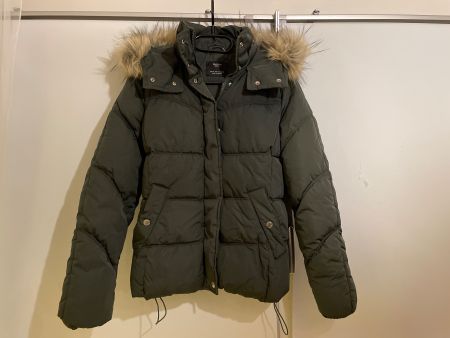 Dunkelgrüne BERSHKA Winterjacke Gr. S