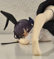 Anime-Figur: Schülerin mit Hasenohren