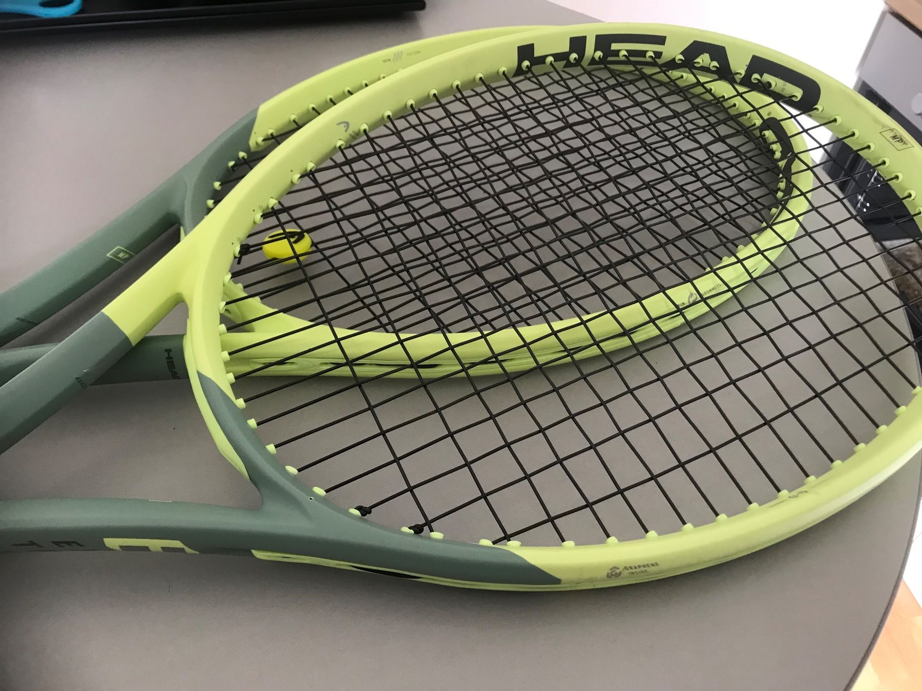 Schläger: Tennis Racket Head Extreme MP 500 – Gebraucht aus Roggwil BE von  1