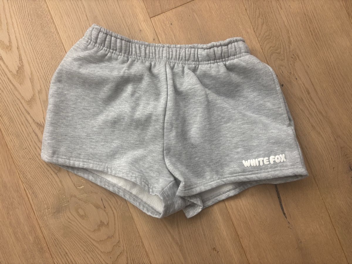 Hosen: Grey cotton shorts thick – Neu (gemäss Beschreibung) aus Herrliberg von ellabellaaa