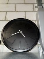 Wanduhr schwarz matt