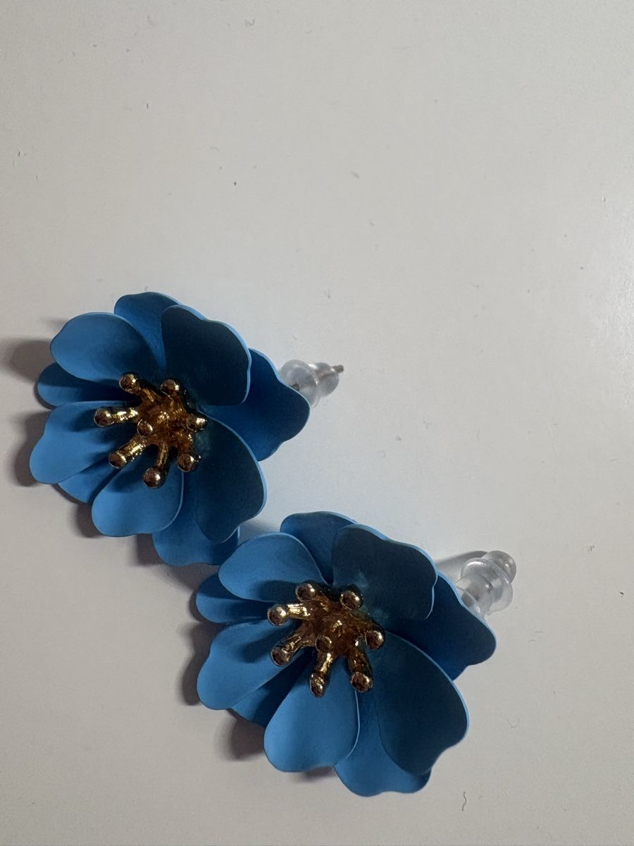 Orecchini pendenti & Orecchini a lobo: Blaue Blumenohrringe, 3D Blumen, Sommer-Chic – Nuovo (secondo la descrizione) da Winterthur venduto da nik_pr58 1