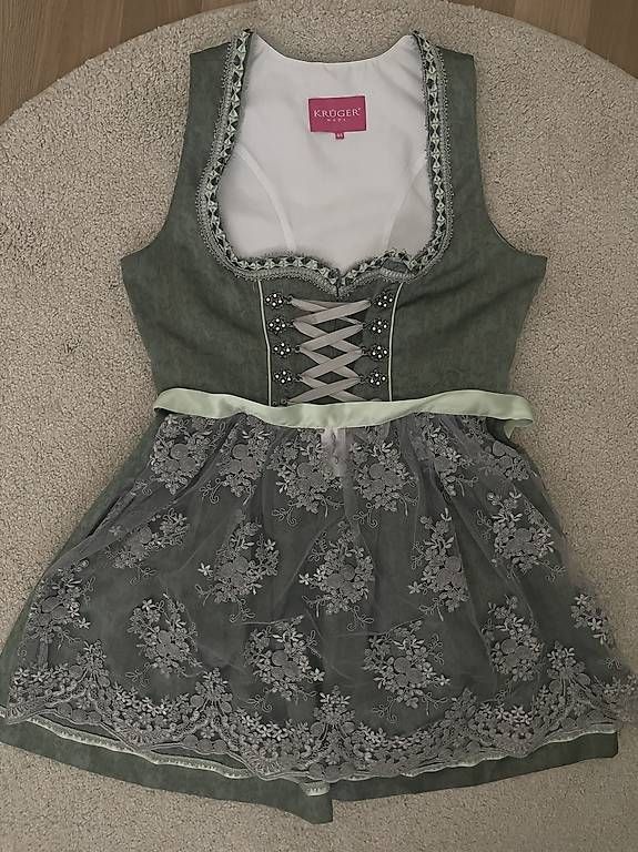 Robes: Dirndl – D'occasion à Düdingen par sahli89