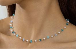 Joli collier et pierres différentes Neuf 36 cm +5 cm