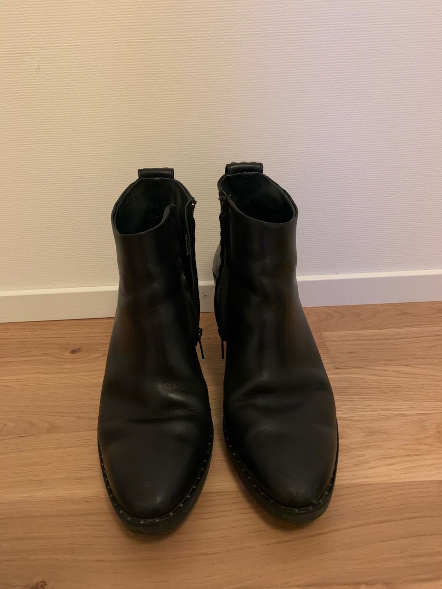 Scarpe da donna: Schwarze Damen Stiefeletten Gr. 38 Leder – Usato da St. Gallen venduto da delideja01 1