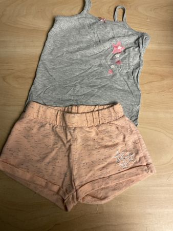 Mädchen Vertbaudet Top und Shorts Gr.116 guter Zustand