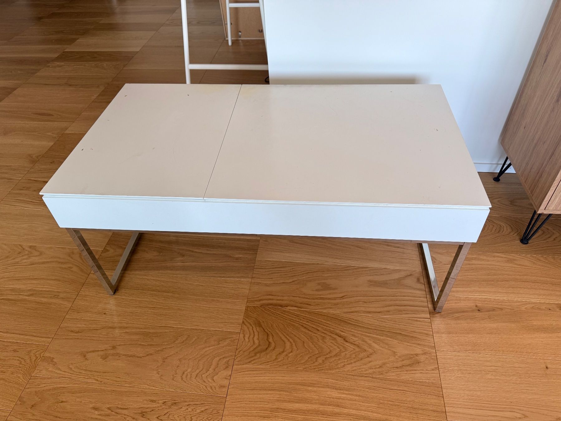 Tische: Coffee table white lifting top with storage used 40-60 – Gebraucht aus Zürich von lea_vb69
