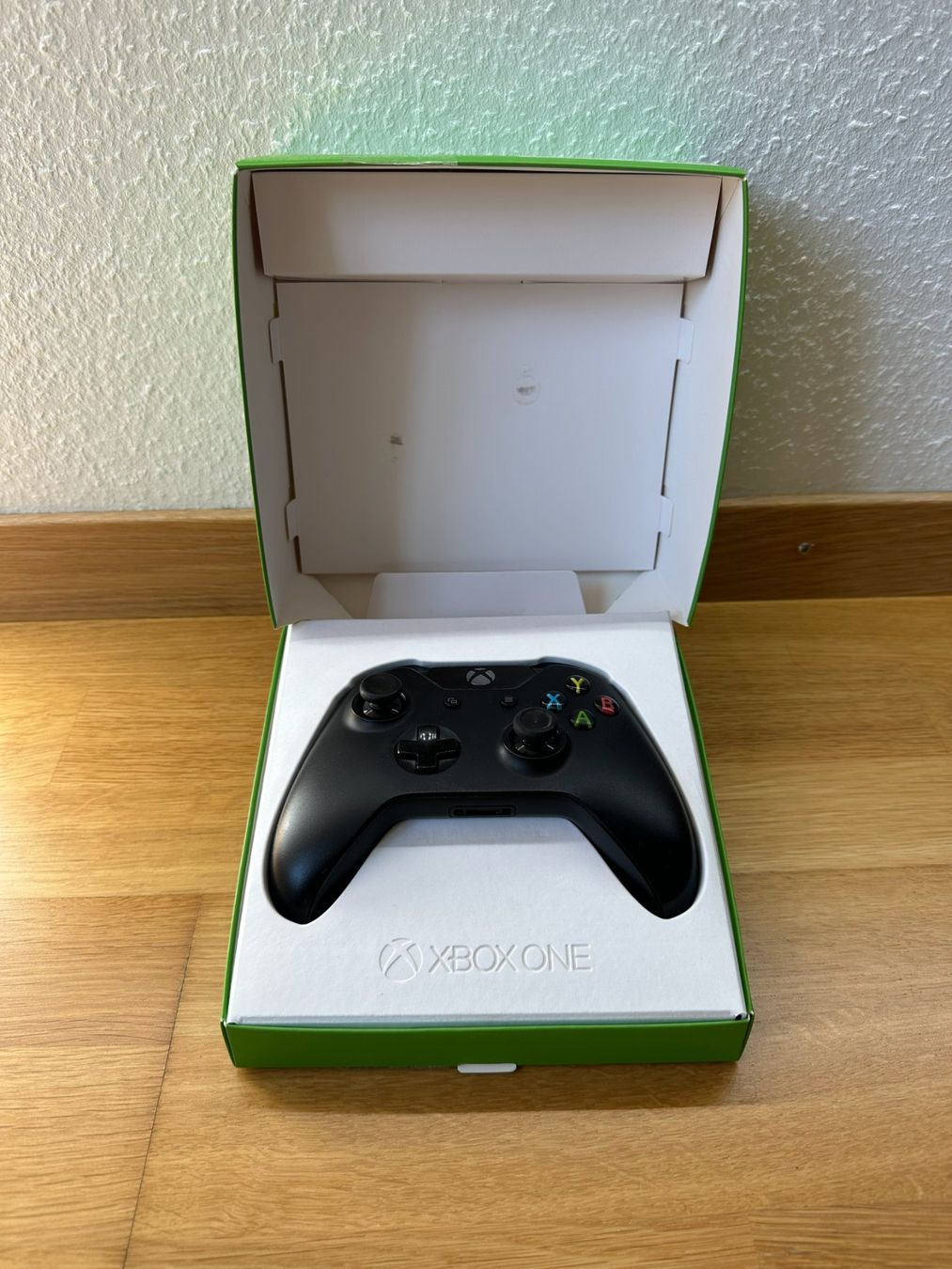 Microsoft Manettes: Microsoft Xbox One Controller – D'occasion à Basel par Dudu00
