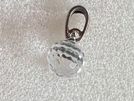 Pendentif forme boule à facettes