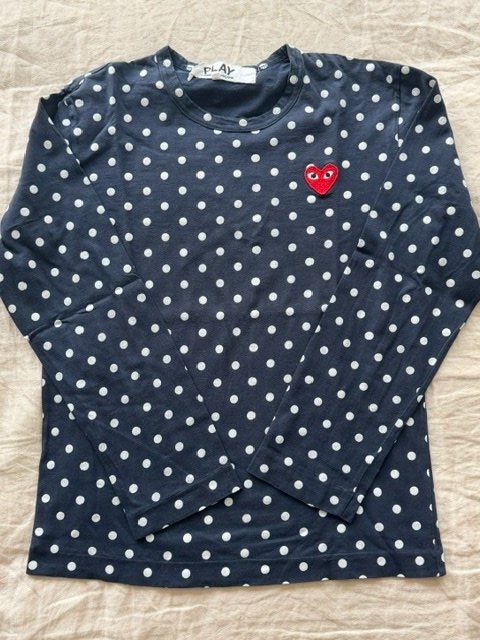 Comme Des Garcons T-shirt: T-shirt Play Comme des Garçons – Usato da Zürich venduto da catherinegisele 1