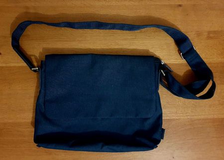 Laptop/Umhängetasche blau mit verstellbarem Riemen wie neu