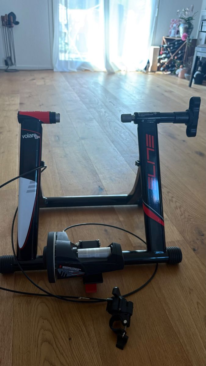 Vélos d'appartement: Elite Mag Speed Rollentrainer – D'occasion à Beringen par L.1995