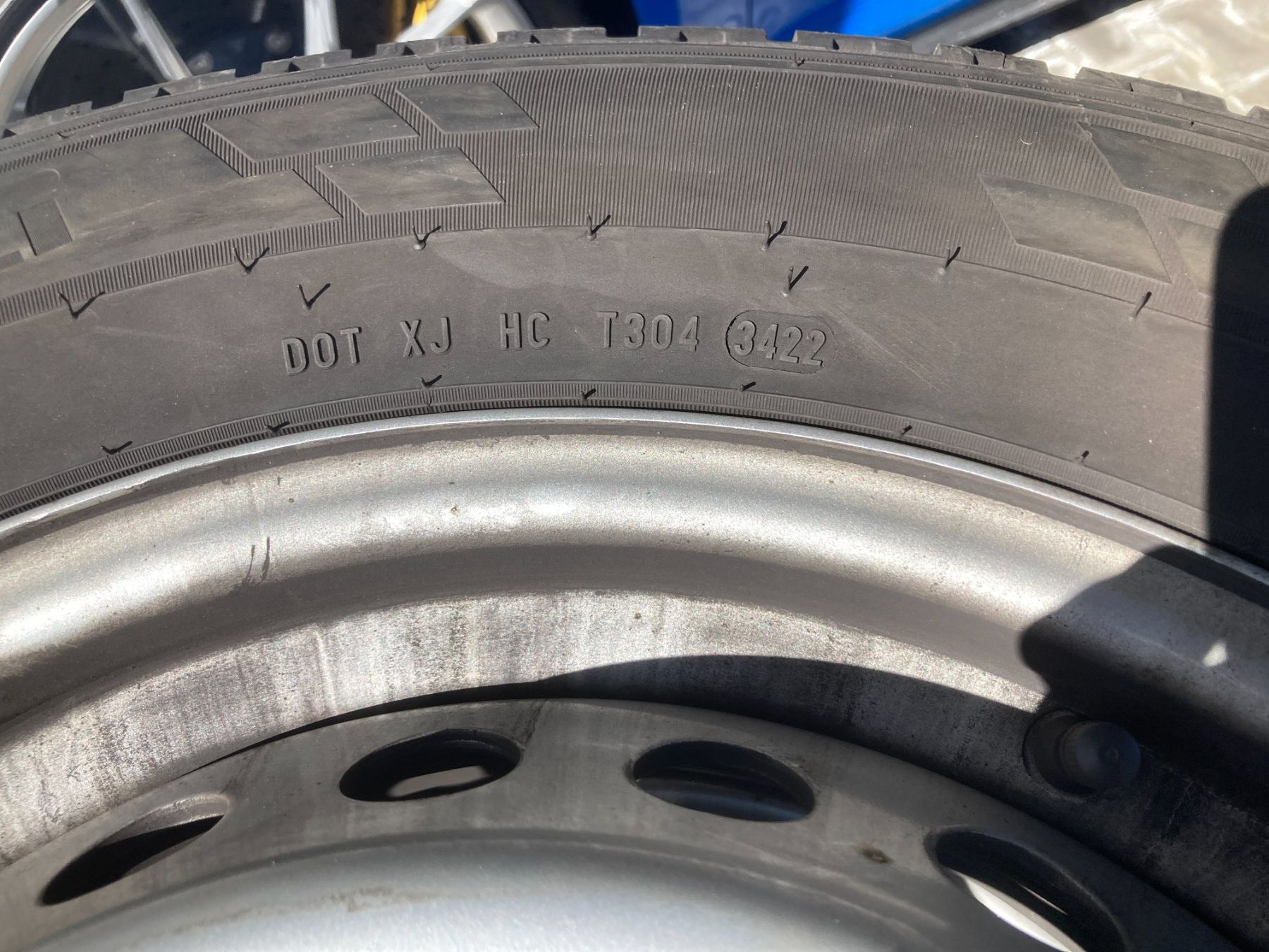Pirelli Pneumatici & Ruote complete: Iveco Daily Winterräder 225/65R16 – Usato da Cham venduto da WB2223 2