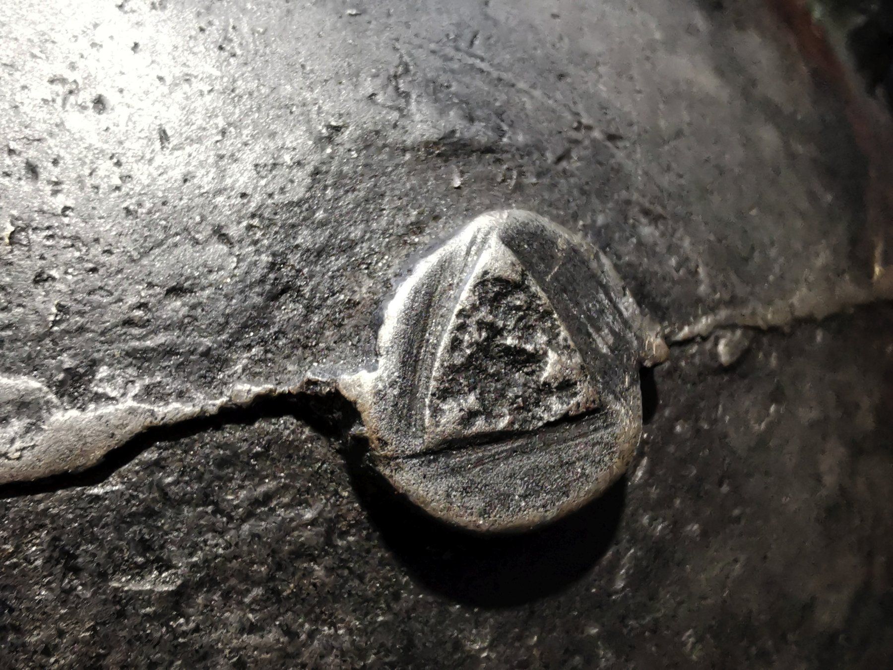 Padelle: Grapen oder Marmite - antiker Bronzekessel mit Dreibein – Usato da Dübendorf venduto da aschiduebendorf 4