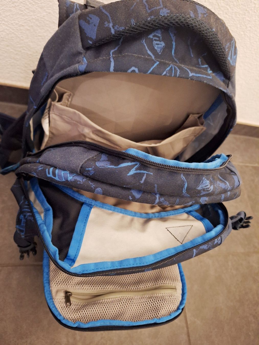 Satch Zaini: Satch Pack Rucksack, Dunkelblau/Schwarz – Usato da Jegenstorf venduto da Cherry94 3