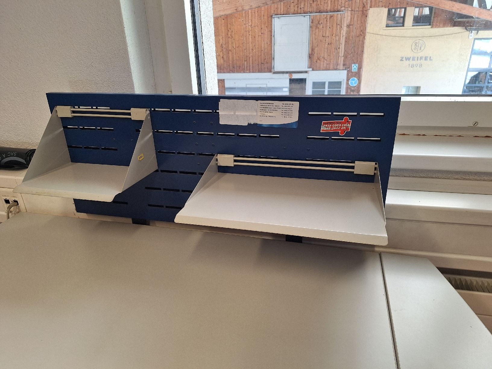 Scrivanie: Büroschreibtisch gross – Usato da Uster venduto da pinocchio007 1