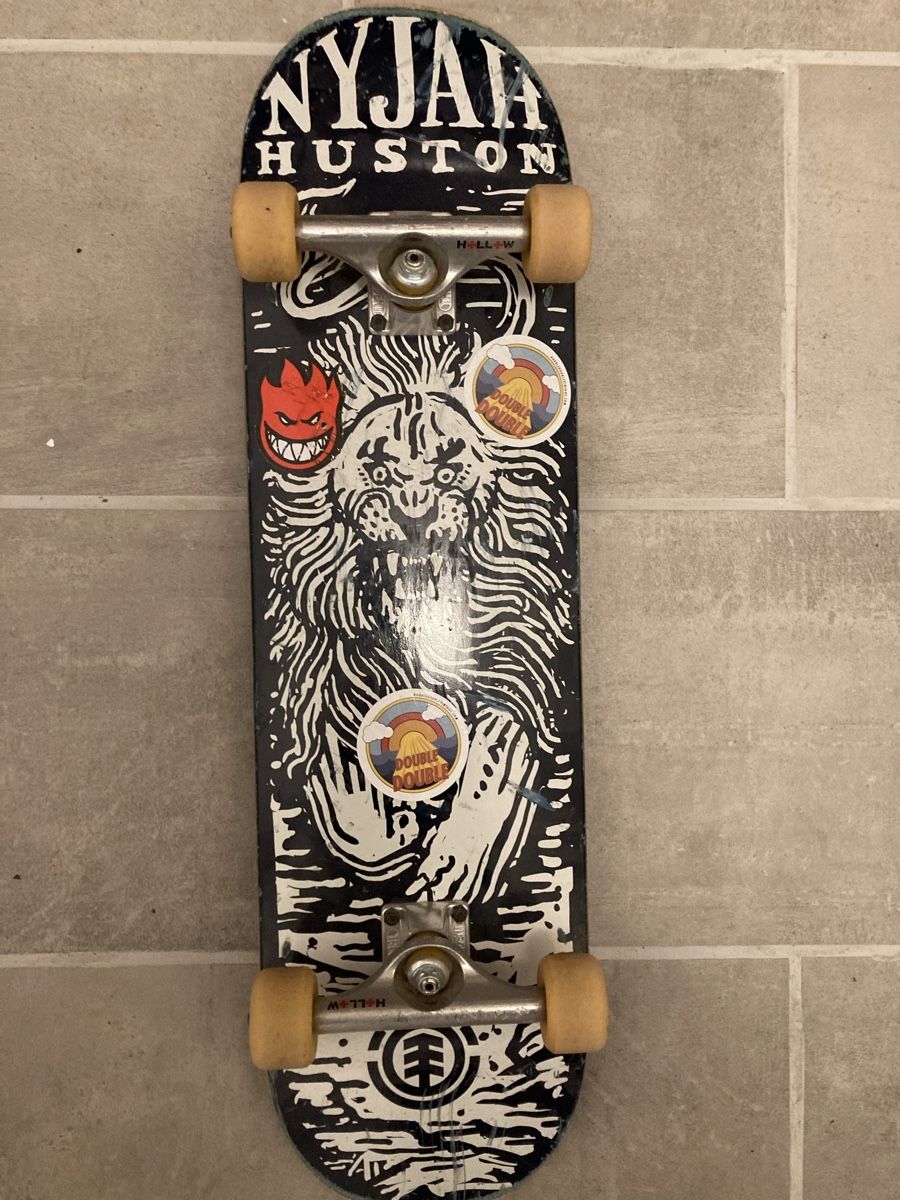 Element Skateboards: Skateboard – Usato da Rances venduto da Jeanbonaubeurre