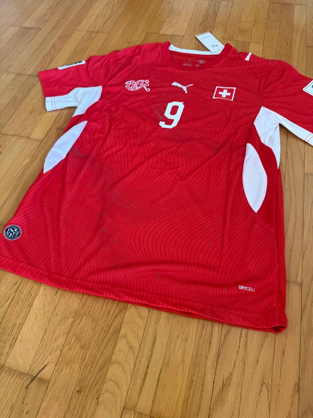 Camicie: Schweiz Johan Manzambi Trikot #9 - L – Nuovo e nell'imballaggio originale da Zürich venduto da PMJ-Shop 3