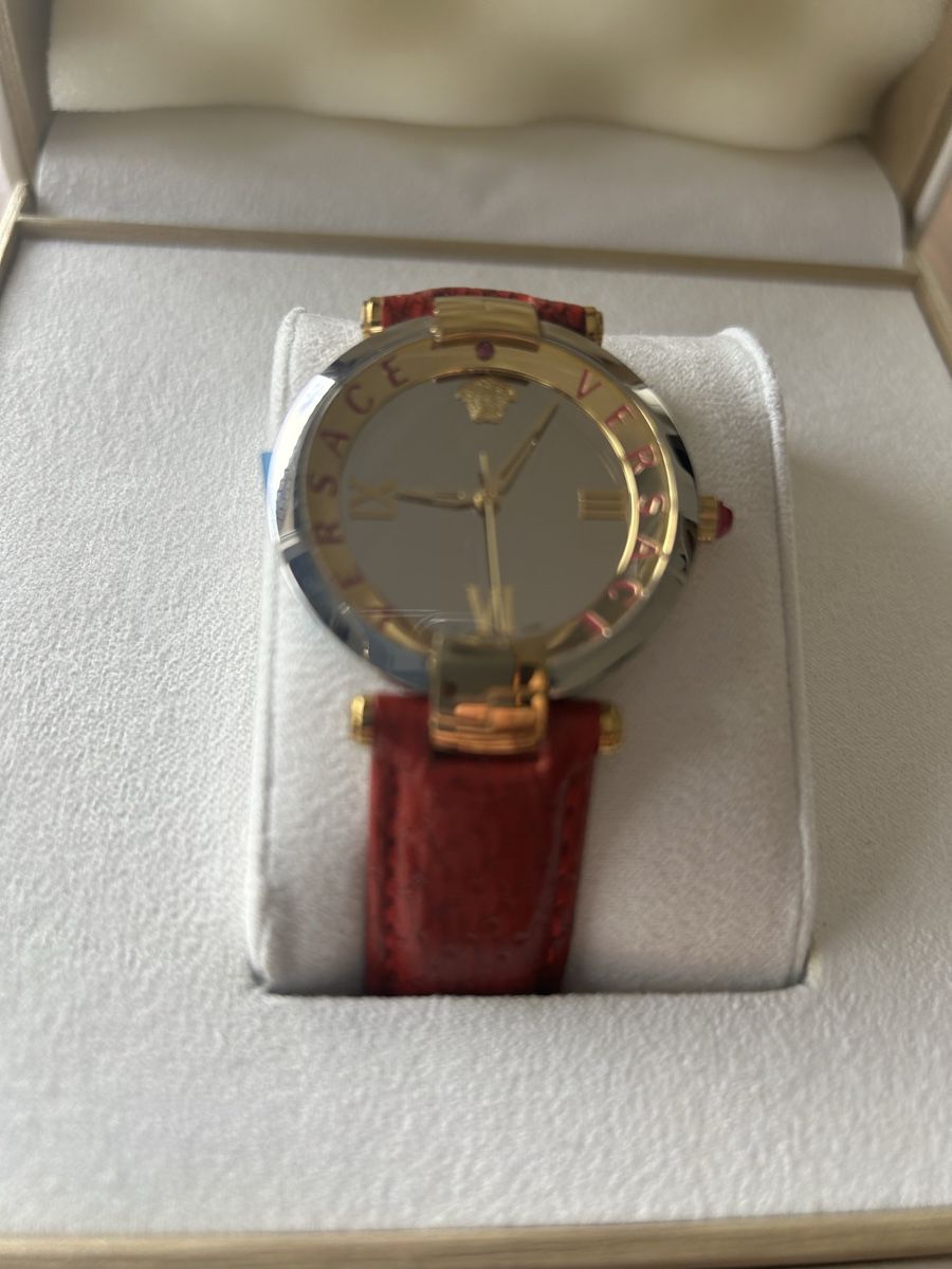Versace Orologi: Orologio donna VERSACE 35mm – Nuovo (secondo la descrizione) da Locarno venduto da Matic04