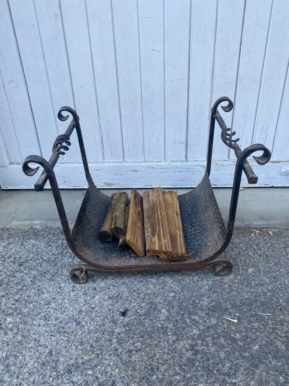 Articoli in legno: Porte bûches – Usato da Sion venduto da tit_65zf