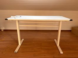 Schreibtisch höhenverstellbar weiss