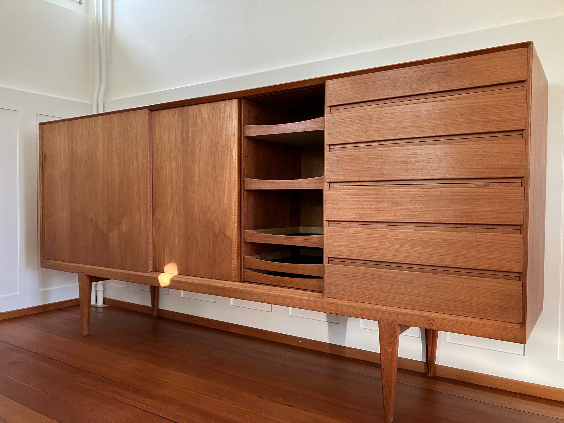 Cassettiere: Danish Teak Sideboard von Rosengren Hansen – Usato da Winterthur venduto da MartinaT 1