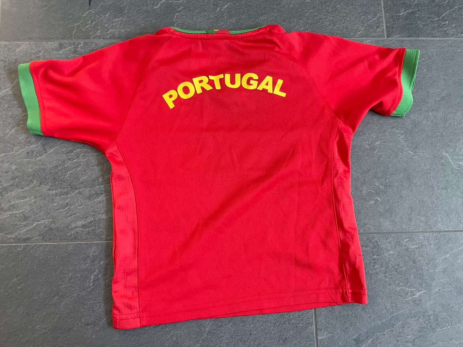 Camicie, T-shirt & Polo: T-shirt Portugal  – Usato da Unterlangenegg venduto da can_rf8g 1