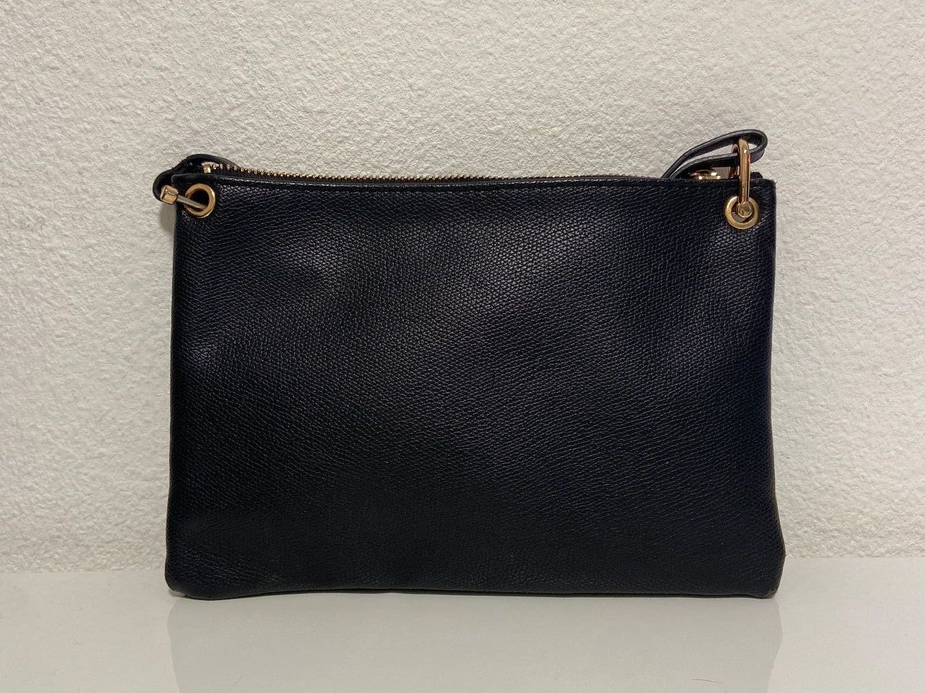 H&M Taschen: Simple Handtasche in Schwarz von H&M – Gebraucht aus Zürich von dedasiba
