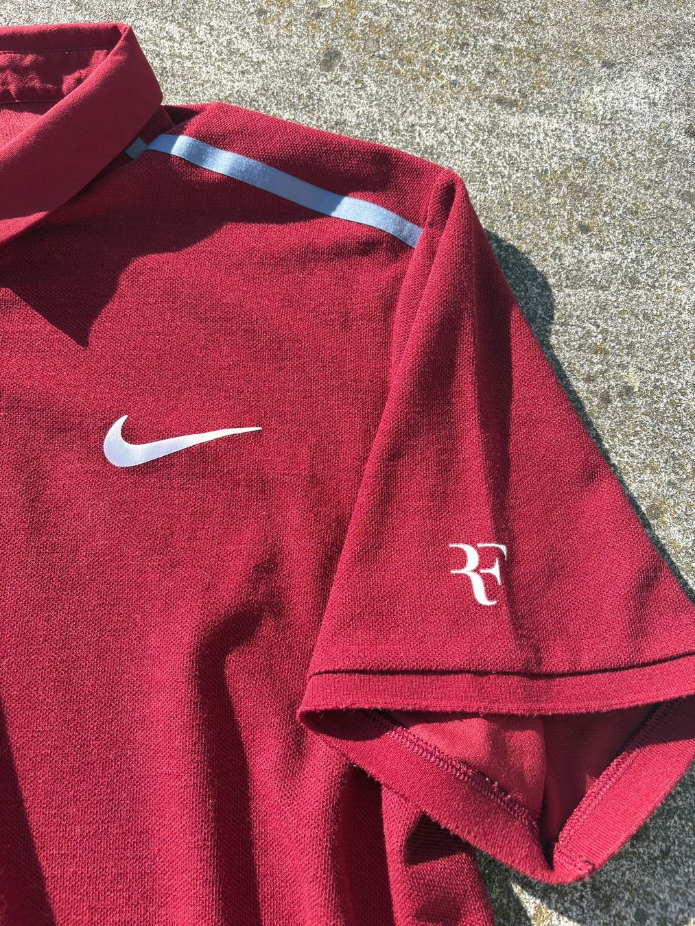 Nike Polo-Shirts: Roger Federer Nike Polo Shirt schwarz oder rot, Top Zustand! – Gebraucht aus Freienstein von Golfbueb 7