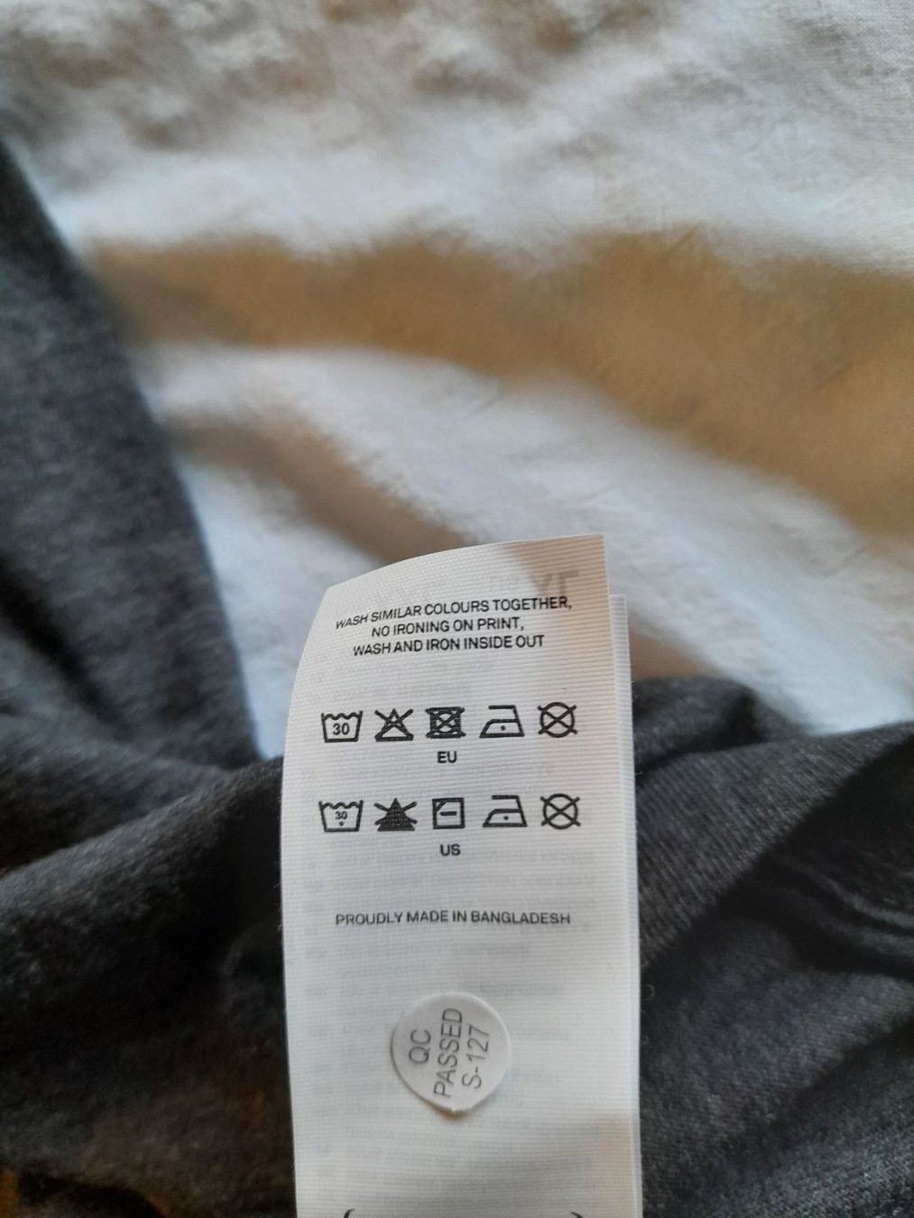 T-shirt: The shirt( neuf) – Nuovo (secondo la descrizione) da Miecourt venduto da Marly1 6