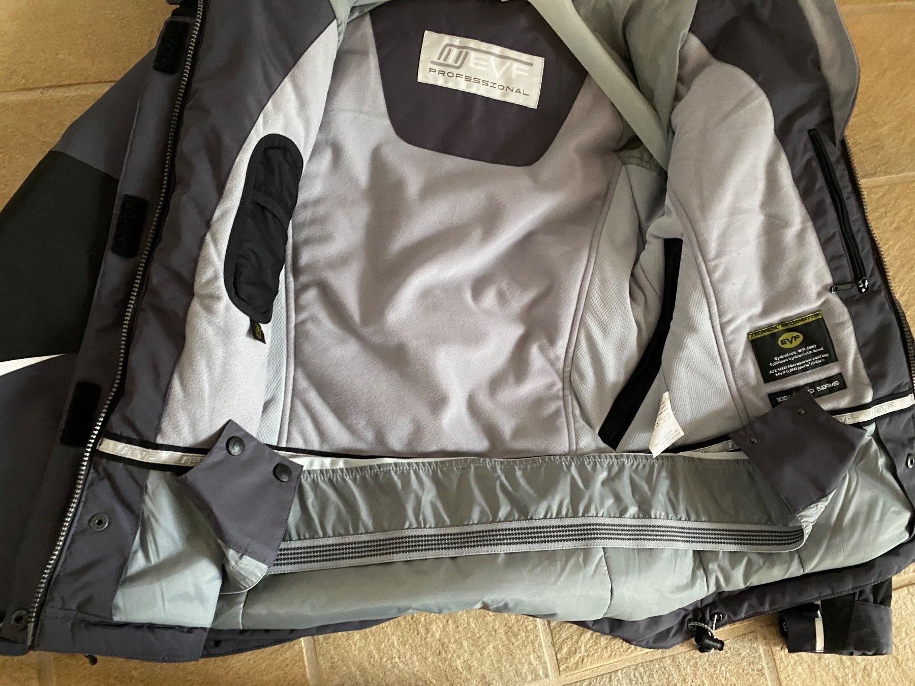 Vestes: Skijacke EVF Professional – D'occasion à Lostorf par Lime10 5