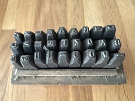 Antike Schlagstempel Buchstaben Punze 3 mm