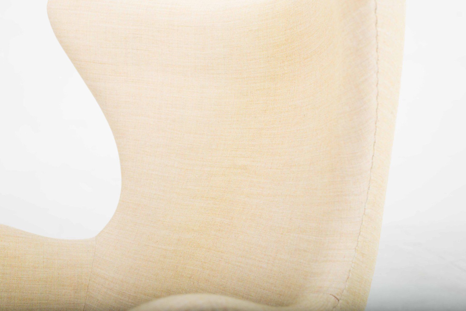 Fritz Hansen Poltrone: Fritz Hansen Egg Chair & Ottoman von Arne Jacobsen – Usato da Zürich venduto da STUZH38 6